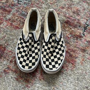 Women’s size 7.5 checkered black and white vans almost perfect condition